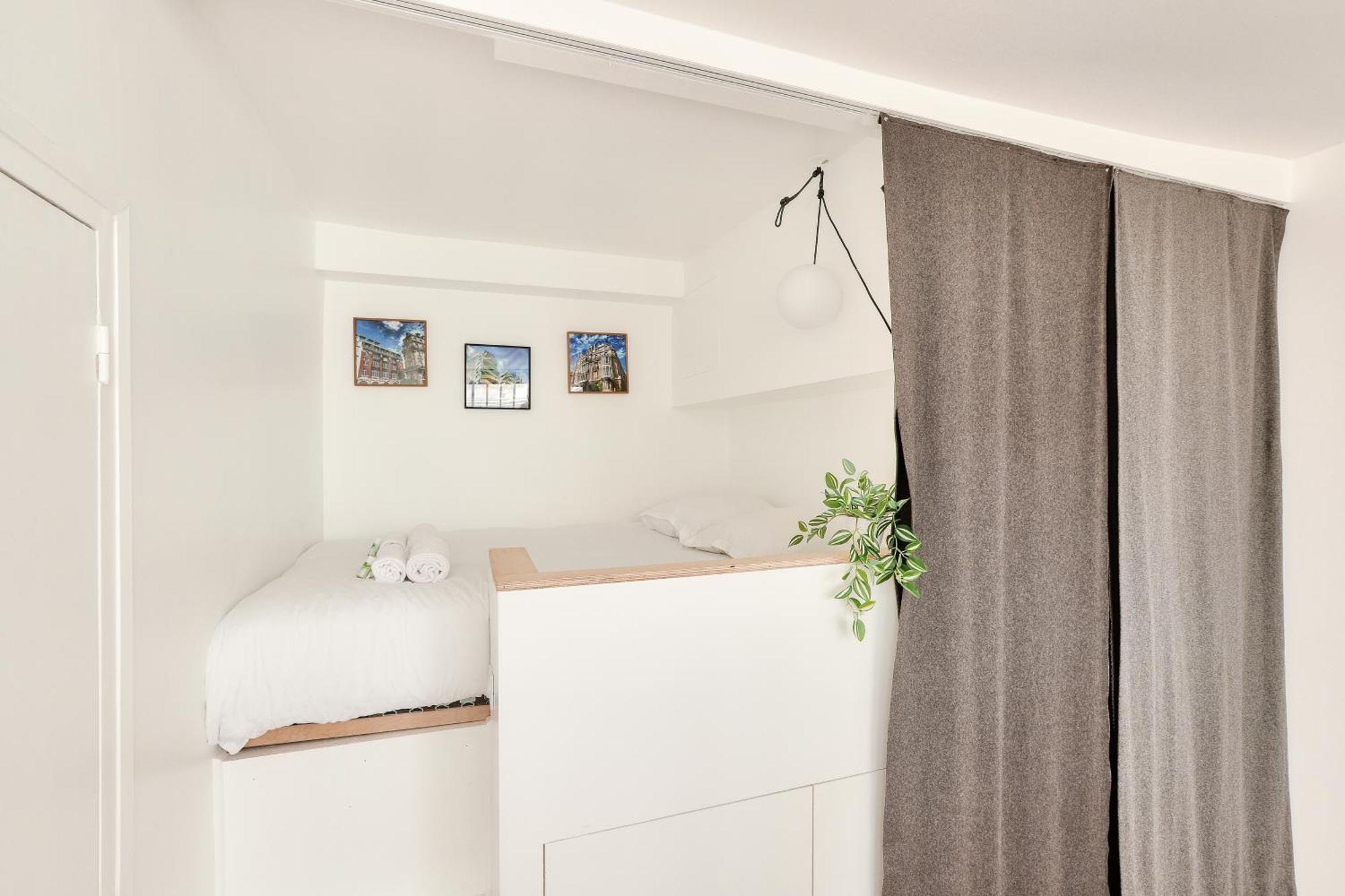 Bright Apartment In The 10Arr. - 4 People Париж Екстериор снимка